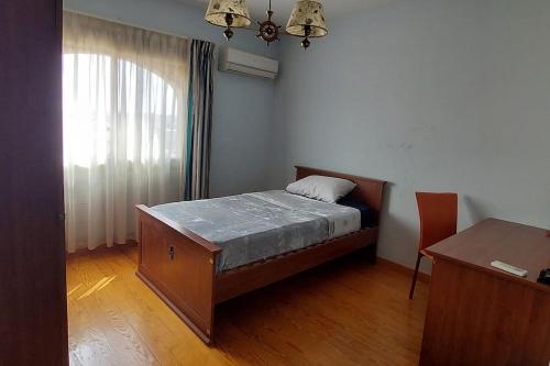 Katil atau katil-katil dalam bilik di Bright spacious apartment