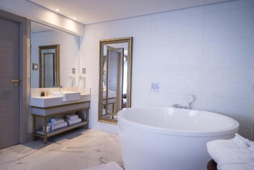Bathroom sa Hotel Daara