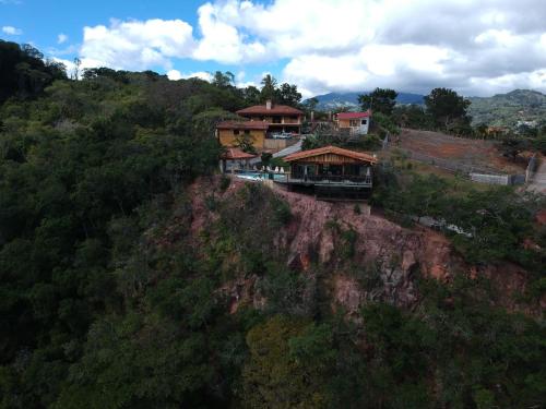 Gallery image of Hotel Pico Colorado in Aserrí