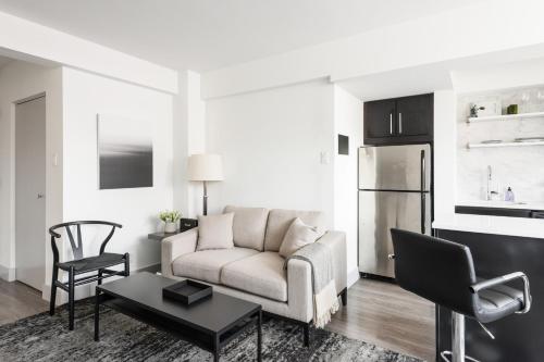 Modern CWE 2BR near BJC by Zencity