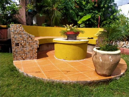 Jardin de l'établissement BabaJay Family Home
