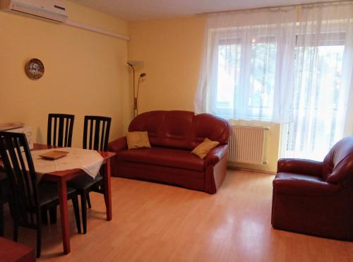 Posedenie v ubytovaní HAUS FERENCZ Bötös Villa