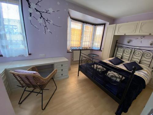 Gallery image of Excel 5min CUSTOM HOUSE STATION parking WIFI sleeps 6 in London