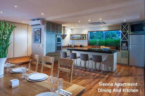 Dapur atau dapur kecil di Sienna Villas Seminyak