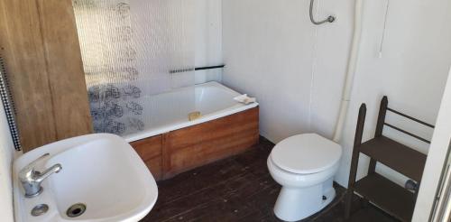 Phòng tắm tại Serendipia Hostel