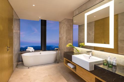 Et badeværelse på Holiday Inn Suzhou Taihu Lake, an IHG Hotel