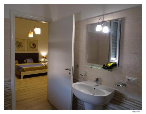 Bilik mandi di Faro Bianco Gallipoli - Suites & Apartments