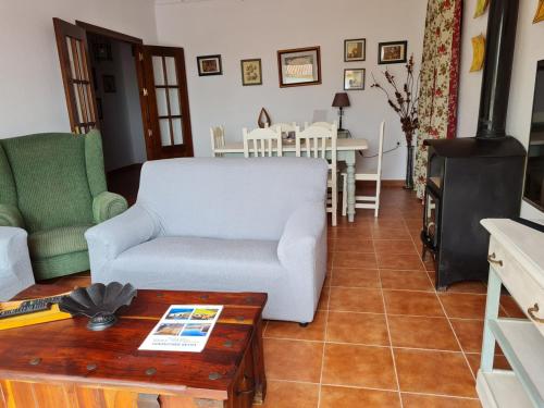 Ruang duduk di Chalet Las Adelfas Chaparrillo
