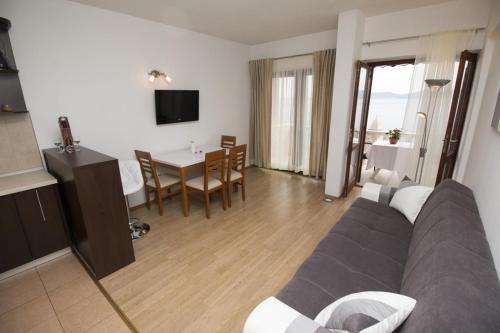 Holiday apartment in Pisak with sea view, balcony, air conditioning, WiFi 3340-9