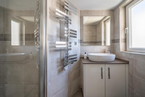 Stylish 2 bedroom penthouse with breathtaking view