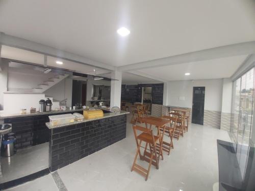 Η κουζίνα ή μικρή κουζίνα στο Hotel Cabana