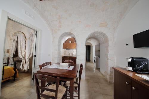 Trulli Arco Antico
