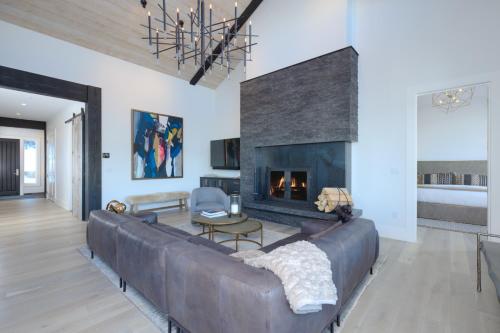 Inspiration Point Townhome 1B – Photos 2