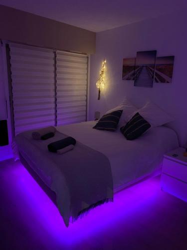 Cama ou camas em um quarto em Appartement côte d’Azur Plage - piscine - tennis