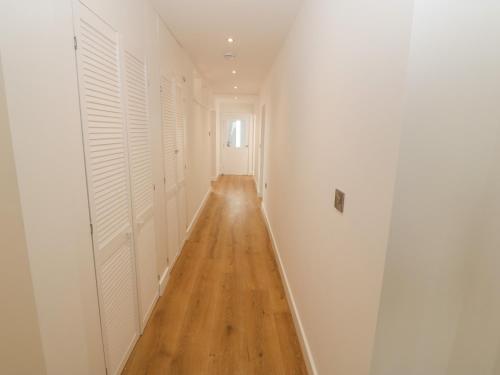 Gambar di galeri bagi Beachfront Apartment di Pwllheli