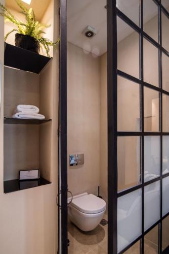 Emporikon Athens Hotel