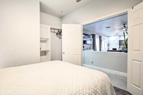 Katil atau katil-katil dalam bilik di Family Home with Community Perks in Peoria