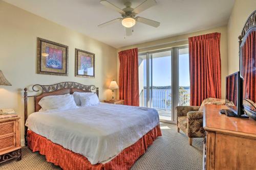 Foto da galeria de Orlando Condo with Pool about 1 Mi to Disney! em Orlando