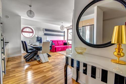 Posteľ alebo postele v izbe v ubytovaní Apartament Gwiazda Perła Krynicy