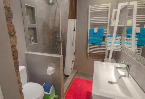 Bilik mandi di Alpetri Apartments