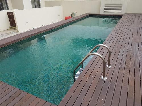 Lux Apartment with Pool and Garage