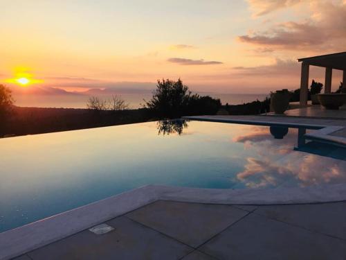 La alberca dentro o cerca de Villa Ocean View