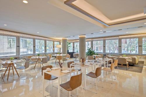 Ruang duduk di Melia Madrid Princesa