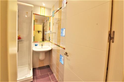 A bathroom at Hostal Arco Iris