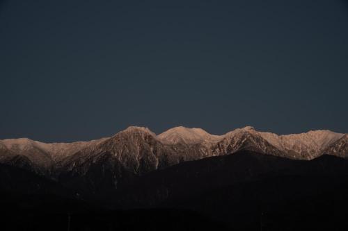 旅館から撮影された、または一般的な山の景色