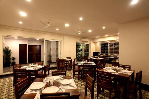 Gallery image of Hotel Crimson Lotus in Bangalore