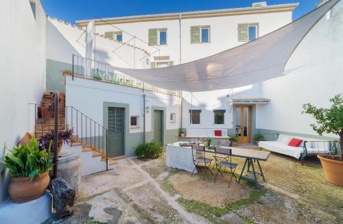 Townhouse Can Felip by SunVillas Mallorca