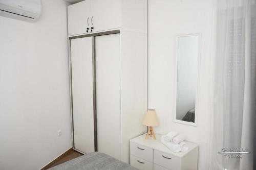 Fotografie z fotogalerie ubytování Holiday apartment in Okrug Gornji with terrace, air conditioning, WiFi, washing machine 5070-1 v Trogiru