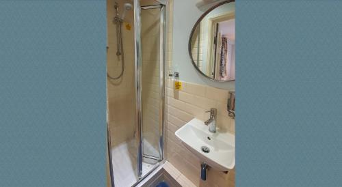 Un baño de INNit Joy