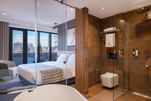 Koupelna v ubytování Clocks Hotel Tbilisi