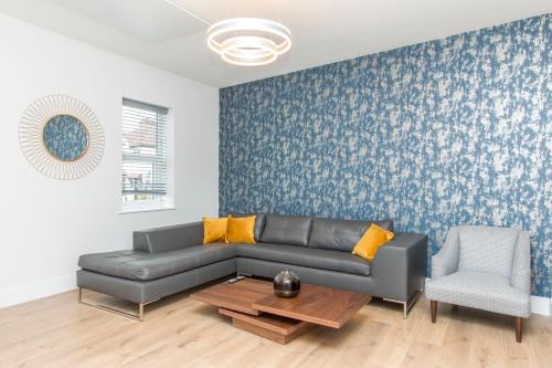 Ruang duduk di Coldharbour Suites