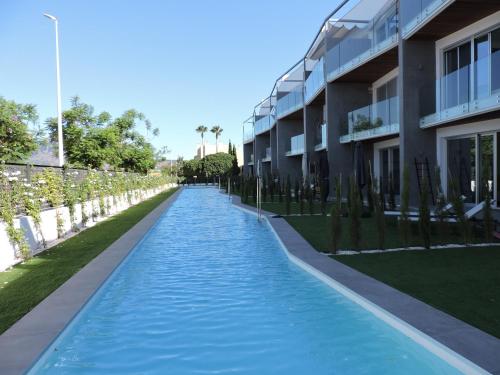 Bazén v ubytovaní Apartamento Ático Estrasburgo suites alebo v jeho blízkosti