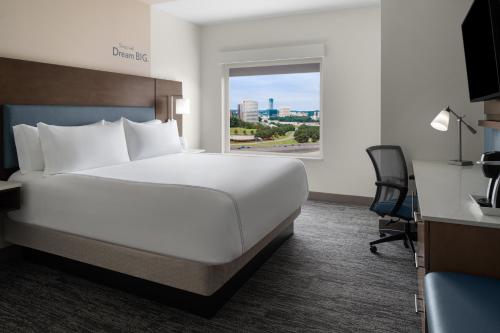 EVEN Hotel Atlanta - Cobb Galleria, an IHG Hotel Image