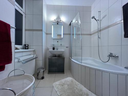 Wohnen auf Zeit - Vienna Design Apartment by Rabe - Parkplatz & Netflix & Coffee-Bar - nahe Schloss Schönbrunn