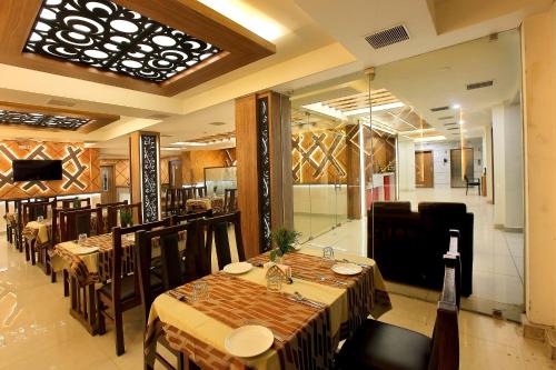 Gallery image of Hotel Heyday in Pathanāmthitta