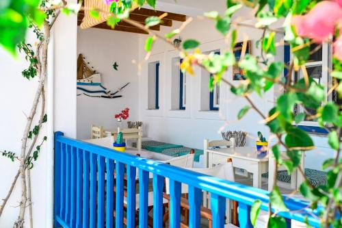 Beachfront Bocamviglies Rooms - Naoussa Bespoke View