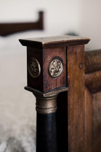 a close up of a wooden box on a table at Agriturismo Ma Che Bel Castello in Mombaruzzo