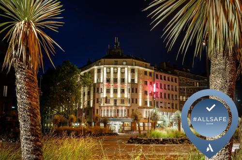 Sijil, anugerah, tanda atau dokumen lain yang dipamerkan di Mercure Hotel Düsseldorf City Center