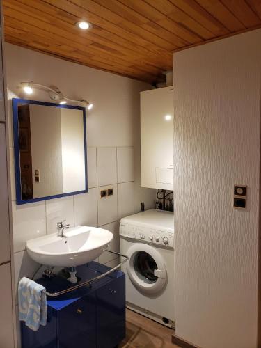 Ένα μπάνιο στο GITE A LA PETITE FONTAINE-PLAIN PIED-MAISON ALSACIENNE RENOVEE AVEC PASSION-4 PERS-4nuitées minimum