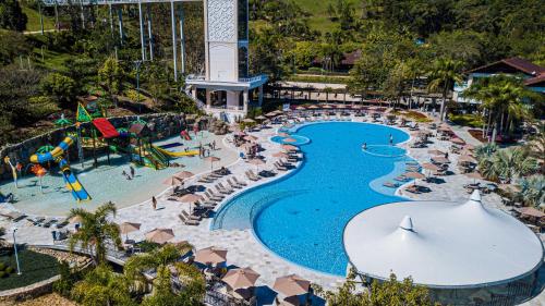 A piscina localizada em Fazzenda Park Resort ou nos arredores