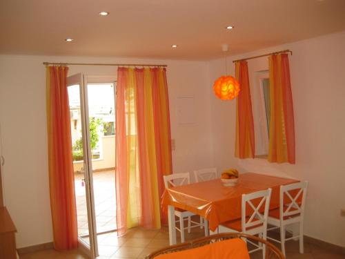 Apartment in Bol with sea view, terrace, air conditioning, WiFi 3739-3
