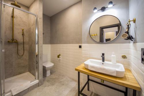 Ein Badezimmer in der Unterkunft DayFlat Apartments Khreschatyk