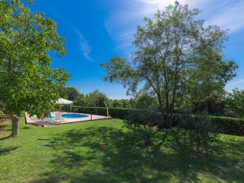 Bazén v ubytovaní Holiday Home Jadranka by Interhome alebo v jeho blízkosti