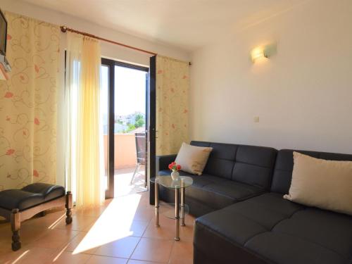 Apartment Viktor-2 by Interhome