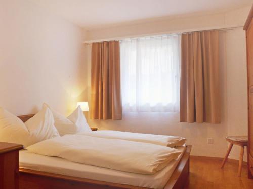 Apartment Chesa Sur Val 22 by Interhome