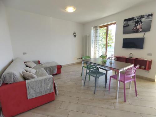 Area soggiorno di Apartment Margherita-2 by Interhome
